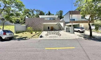 Casa Térrea Nova com Elevador, Piscina e Área Gourmet - Atrás do Shopping Granja Viana, em Condomínio Exclusivo