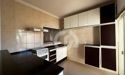 Casa com 3 dormitórios para alugar, 169 m² por R$ 2.594,84/mês - Parque Nova Carioba - Americana/SP