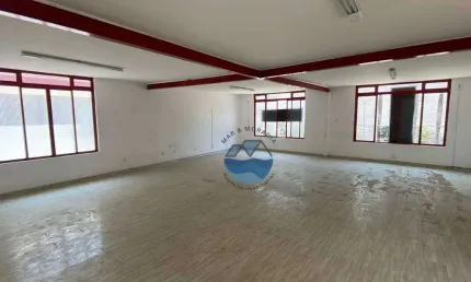 SALA PARA ALUGAR DE 135M² - 2 QUADRAS DA PRAIA – PISO SUPERIOR – PRÓXIMA DO CLUBE DO SESC E SHOPPING