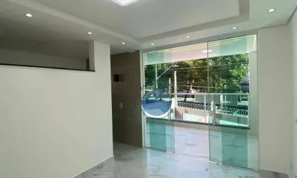 VENDO BELÍSSIMA CASA SOBREPOSTA ALTA COM FINO ACABAMENTO - APARECIDA- 150M²- 3 SUÍTES, ÁREA GOURMET COM CHURRASQUEIRA - DUAS VAGAS DE GARAGEM