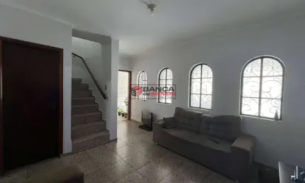 Casa com 3 quartos à venda na Rua Dona Vitorina Menk, 30, Cipava, Osasco por R$ 620.000