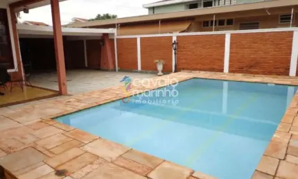 Casa à venda com 4 quartos, piscina e 6 vagas, 424m² - ribeirânia.