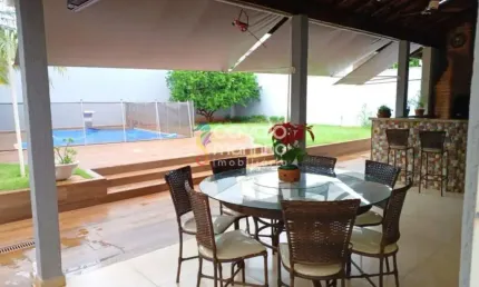 Casa à venda com 3 quartos, piscina e 6 vagas, 285 m² - Ribeirânia.