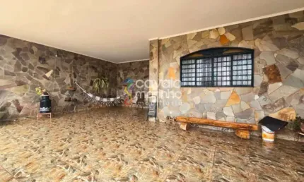 Casa à venda com 3 quartos, 339m² - Jardim Emília - Bonfim Paulista.