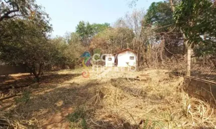 Chácara á venda com 1 quarto, 2700 m² - Azarias Hill - Bonfim Paulista.