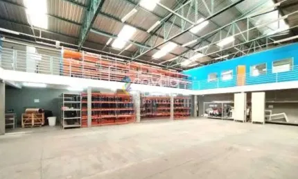 Galpão à venda com salas e 6 vagas, 1.038 m² - Nova Ribeirânia.