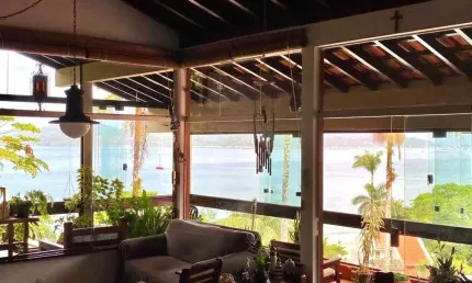 Casa com 3 dormitórios à venda, 250 m² por R$ 1.800.000 - Enseada - Ubatuba/SP