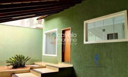 Casa á venda com 3 quartos, 180m² - Jardim Botânico.