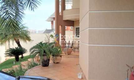 Casa à venda com 4 quartos e piscina, 414m² - Ribeirânia.