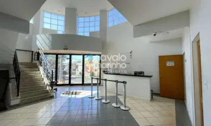 Prédio para alugar com salas e 21 vagas, 1.399m² - Nova Ribeirânia.