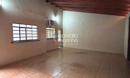 Casa à venda de 120m², com 2 quartos e quintal, no Parque Residencial Emir Garcia.