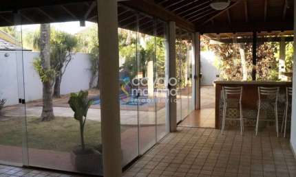 Casa para alugar com 5 quartos, piscina e 4 vagas - Condomínio Santa Helena- Bonfim Paulista