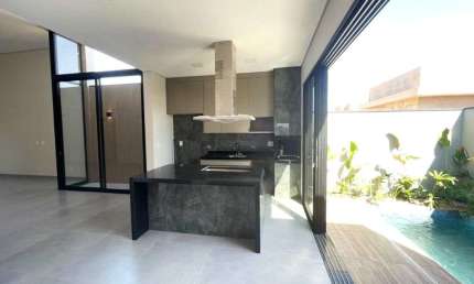 Casa com 3 dormitórios, 164m², à venda ou para alugar no Vivendas da Mata, em Ribeirão Preto (SP).