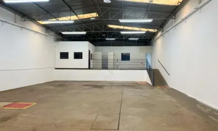 Galpão para alugar de 348m² no Residencial e Comercial Palmares - Ribeirão Preto/SP