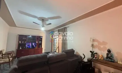 Casa à venda com 3 quartos no Jardim Castelo Branco.