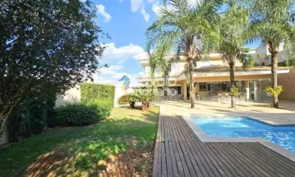 Casa à venda com 3 quartos, piscina e 3 vagas, 523m² - Condomínio Royal Park.