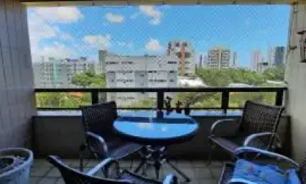 3 Quartos Excelente Localização na Rua Quarenta e Oito - Espinheiro