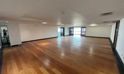 Excelente 4 Quartos, 430m² na Avenida Dezessete de Agosto