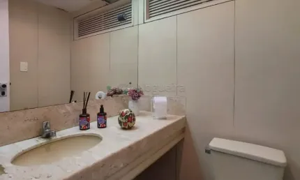Excelente apartamento duplex localizado em Casa Forte, com 502m² de área útil.