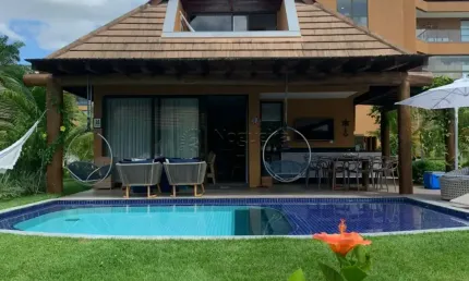 Excelente bangalô mobiliado duplex localizado no litoral na Praia dos Carneiros com 200,00m².