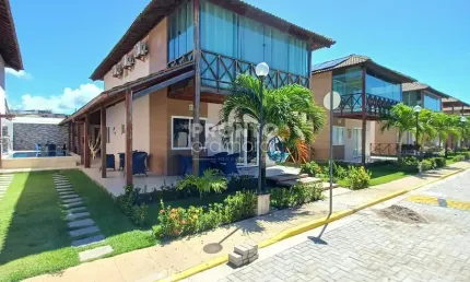 Excelente casa mobiliada duplex em condomínio localizado em Carneiros