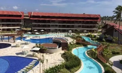 Seu refúgio mobiliado em muro alto — frente piscina, pronto para curtir ou lucrar!