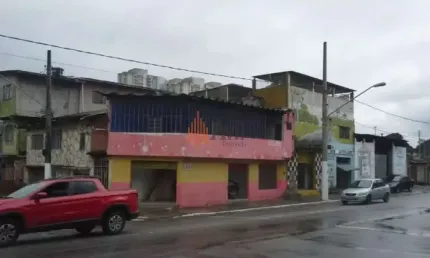 Casa comercial na Avenida Anhaia Mello, com 320m², sendo 3 Suítes com hidro