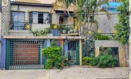 Sobrado 250m² 3 Dormitórios 4 Vagas para Venda ou Locação no Tatuapé