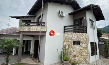 Casa para aluguel, 3 quartos, 1 suíte, 4 vagas, Barra do Rio Molha - Jaraguá do Sul/SC