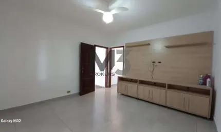 Casa à venda em Hortolândia, Jardim Adelaide, com 3 quartos, com 217 m²