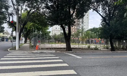 Terreno à venda na Rua Itamonte, Vila Medeiros, São Paulo