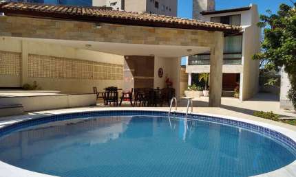Casa de condomínio para aluguel e venda possui 240 metros quadrados com 5 quartos