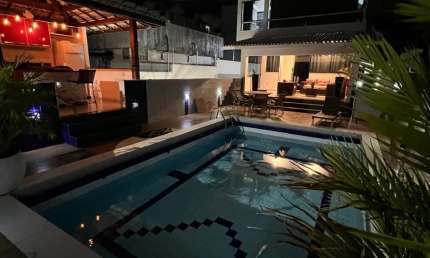 Casa com 4 quartos para alugar na Rua Carapeba, 908, Piatã, Salvador