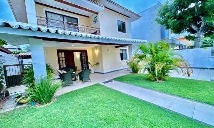 Casa em condomínio fechado com 5 quartos para alugar na Avenida Orlando Gomes, 987, Piatã, Salvador