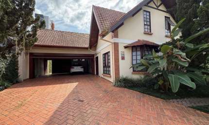 Casa com 4 quartos à venda na Rua Joaçaba, 2400, Saguaçu, Joinville por R$ 1.700.000