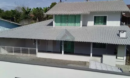 Casa com 5 quartos para alugar na Rua Florianópolis, 3652, Jarivatuba, Joinville por R$ 3.900