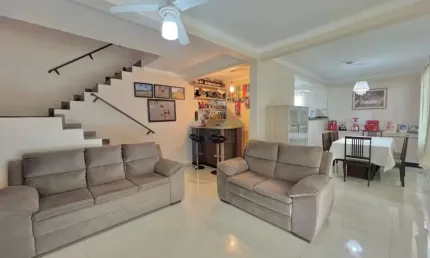 Casa com 5 quartos para alugar na Rua Florianópolis, 3652, Jarivatuba, Joinville por R$ 3.750