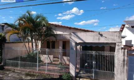 Casa para Venda em Cachoeira Paulista, Parque Primavera, 3 dormitórios, 1 suíte, 1 banheiro, 1 vaga