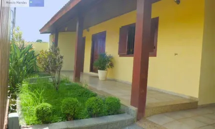 Casa para Venda em Cachoeira Paulista, Chácara Do Moinho, 3 dormitórios, 3 suítes, 1 banheiro, 2 vagas
