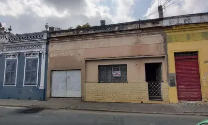 Casa para Venda em Cachoeira Paulista, Centro, 4 dormitórios, 2 banheiros, 2 vagas