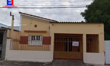 Casa para Locação em Cachoeira Paulista, Vila Carmem, 2 dormitórios, 2 banheiros, 1 vaga