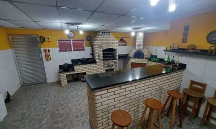 Sobrado com 3 dormitórios à venda, 450 m² por R$ 890.000,00 - Pestana - Osasco/SP