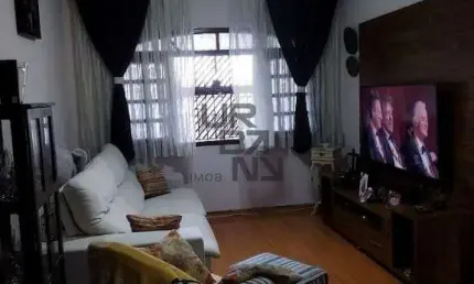 Sobrado com 3 dormitórios, 1 suíte, lavabo, móveis nos quartos e cozinha, garagem para 2 carros. 17