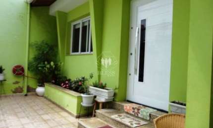 Linda casa à venda em Jundiaí-SP, Vila Arens II: 2 quartos, 1 suíte, 1 sala, 3 banheiros, 2 vagas, 250m². Aproveite!