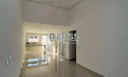 Casa à venda em Jundiaí-SP, Jardim Vale Verde: 2 quartos, 1 suíte, 1 sala, 2 banheiros, 2 vagas, 75m². Imperdível!