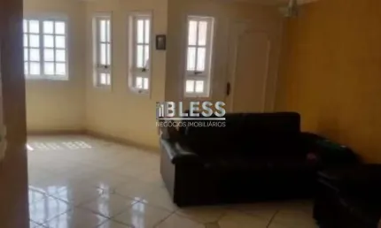 Magnífica casa à venda em Jundiaí-SP, Vila Galvão: 3 quartos, 1 suíte, 2 salas, 3 banheiros, 4 vagas de garagem, 150m².