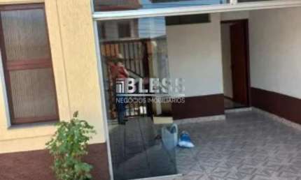 Imperdível oportunidade: Casa à venda em Jundiaí-SP, Vila Progresso! 3 quartos, 1 suíte, 2 banheiros, 2 vagas, 108m².