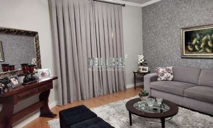 Casa à venda no bairro Jardim Paulista I, na cidade de Jundiaí-SP.