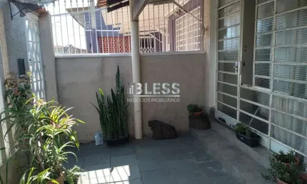 Imperdível Casa de 3 Quartos na Vila de Vito - Jundiaí-SP  2 Suítes, 2 Salas, 3 Banheiros, 2 Vagas  202m²