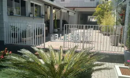 Encantadora residência à venda no Jardim Pacaembu em Jundiaí SP: 3 quartos, 1 suíte, 3 salas, 3 banheiros, 9 vagas de garagem, 265m².